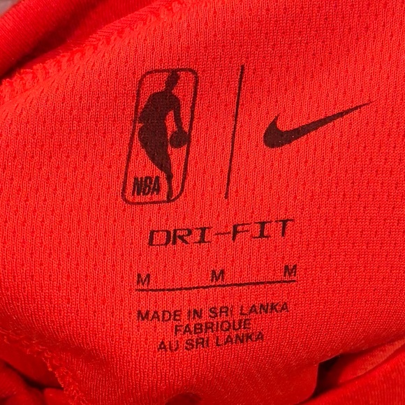 Nike Toronto Raptors Women’s Red Half Zip Pullover NWT Medium - Picture 6 of 10